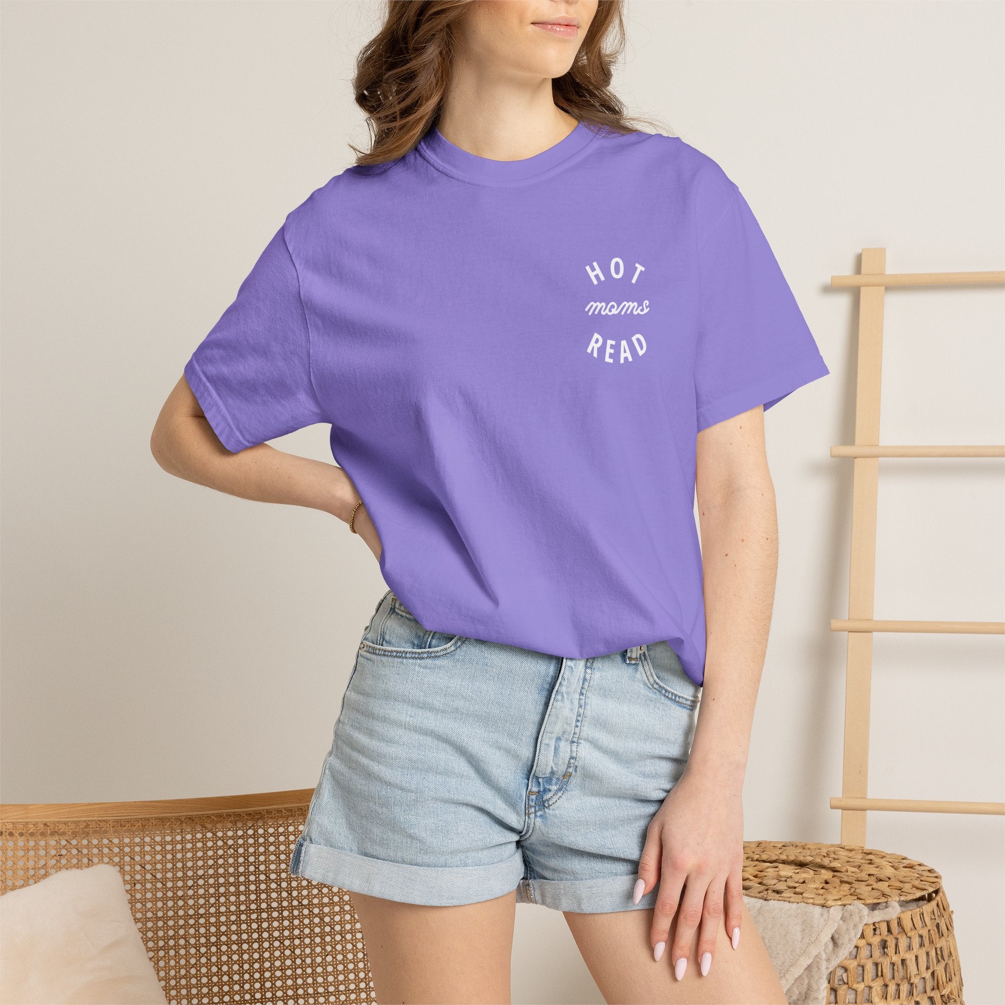 Hot Moms Read T-Shirt